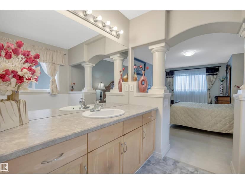 1764 Melrose Cr SW — photo 38 of 40
