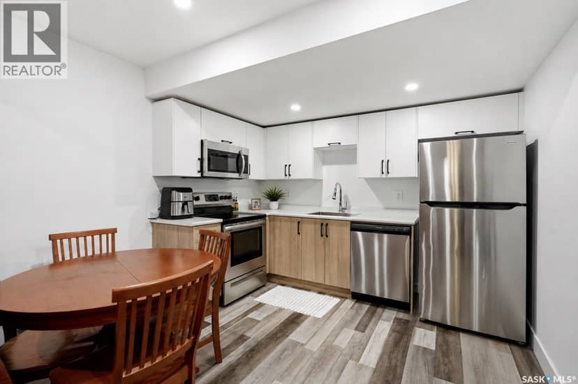 302 Chelsom MANOR — photo 35 of 40