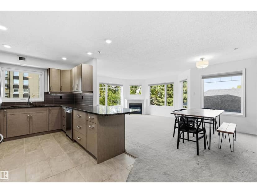 #309 8909 100 ST NW, Edmonton, photo 3