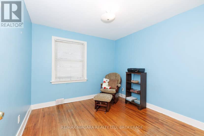 6424 Corwin Crescent — photo 17 of 35