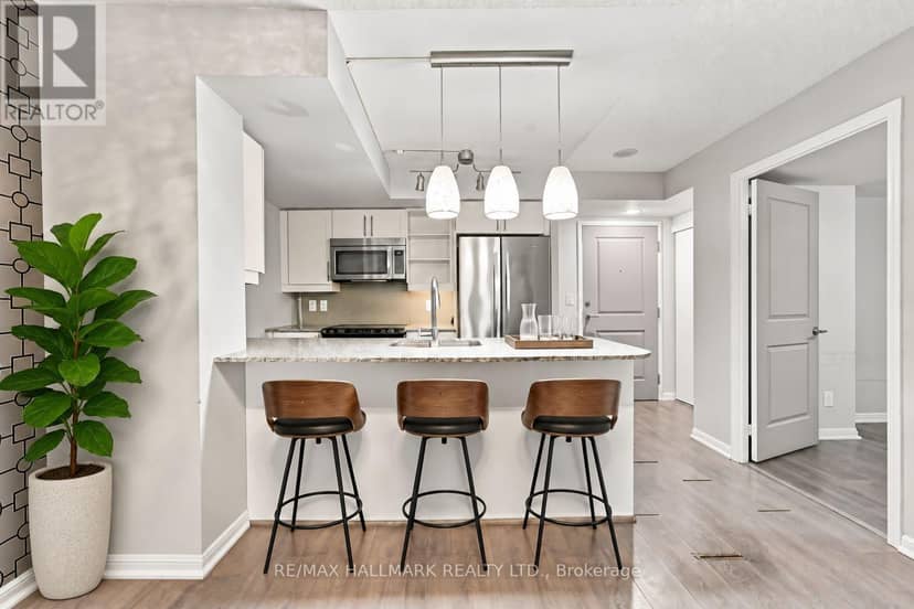 706 - 35 Bastion Street — photo 2 of 31