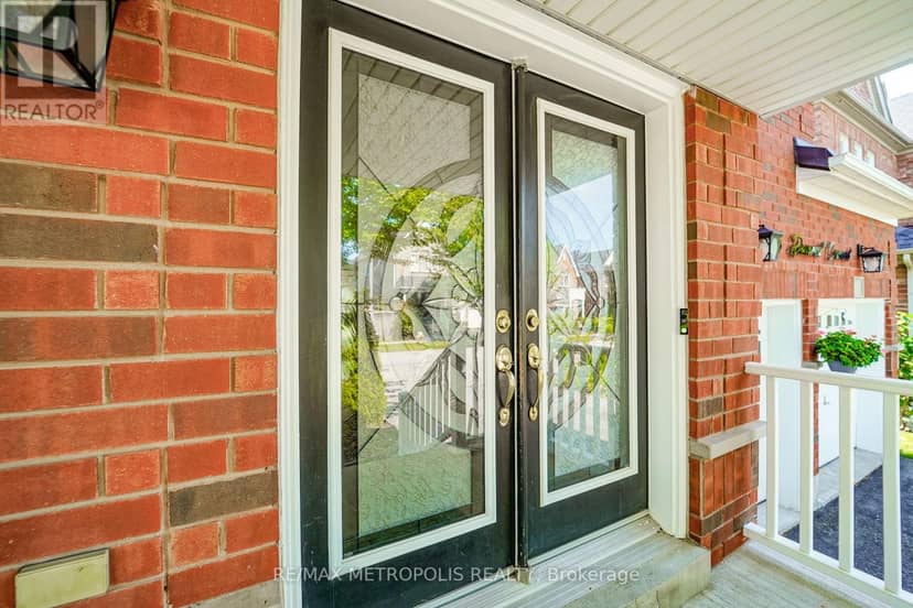 58 Dunwell Crescent — photo 18 of 40