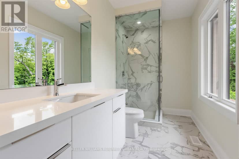 1429 Dundas Crescent — photo 33 of 40