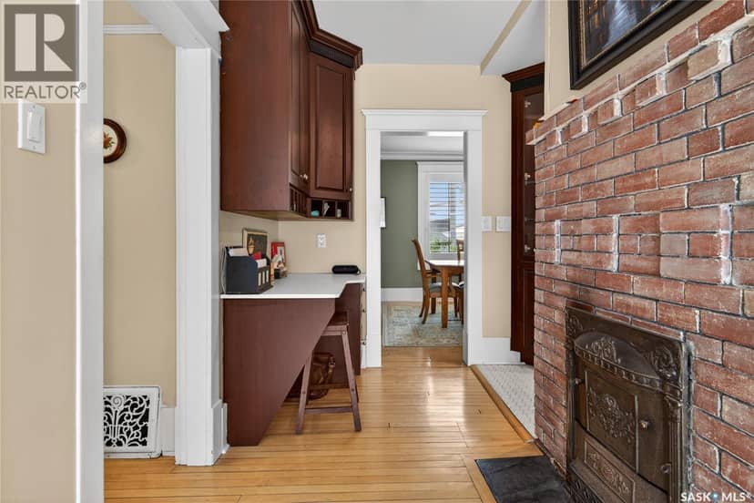 2718 Regina AVENUE — photo 19 of 40