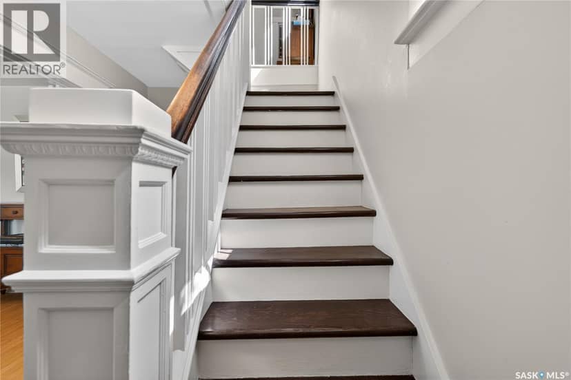2718 Regina AVENUE — photo 26 of 40