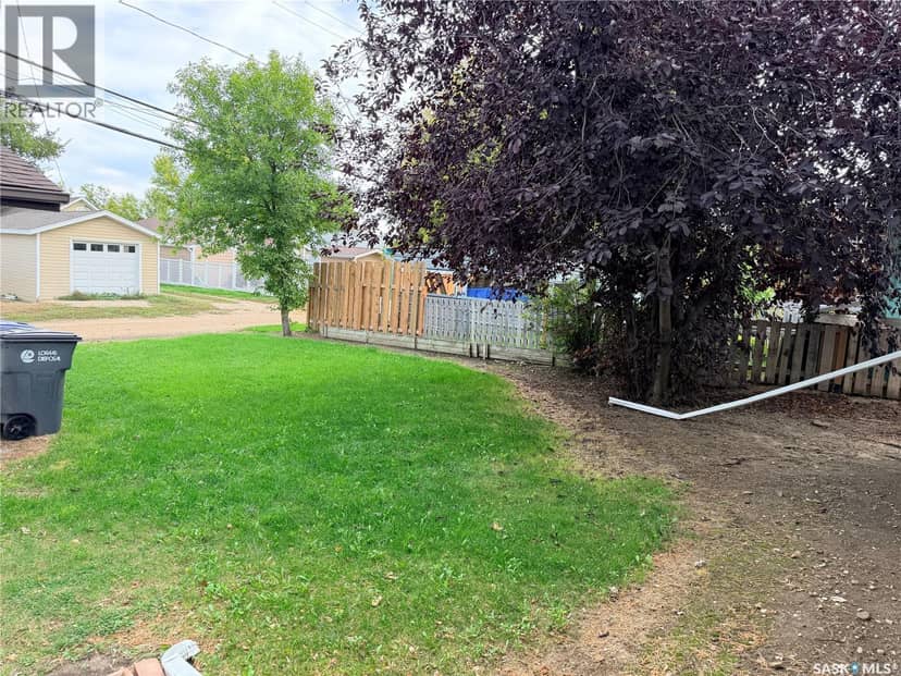 203 4th AVENUE E — photo 34 of 40