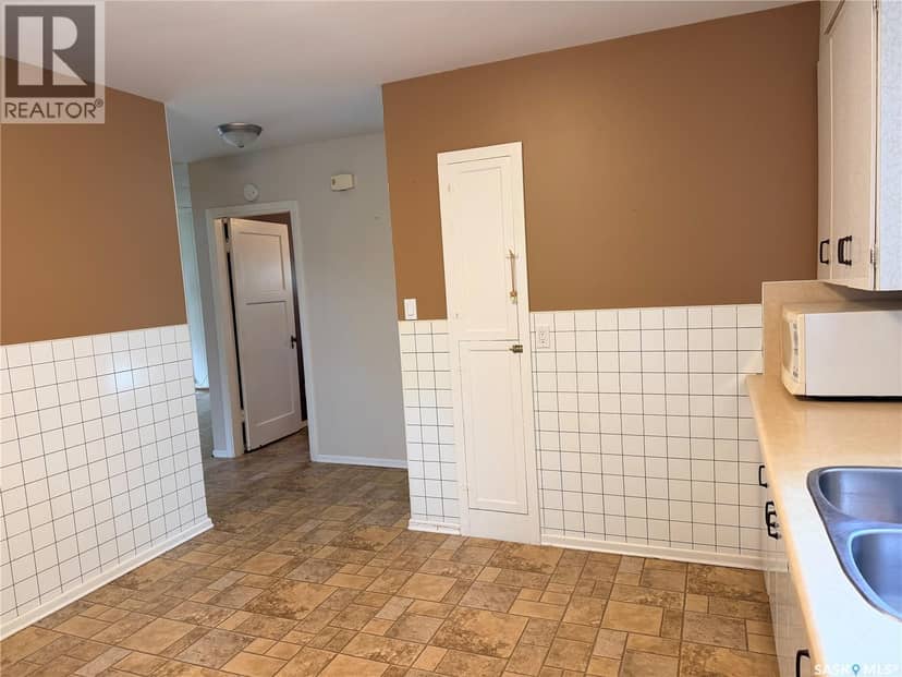 203 4th AVENUE E, Assiniboia, photo 5