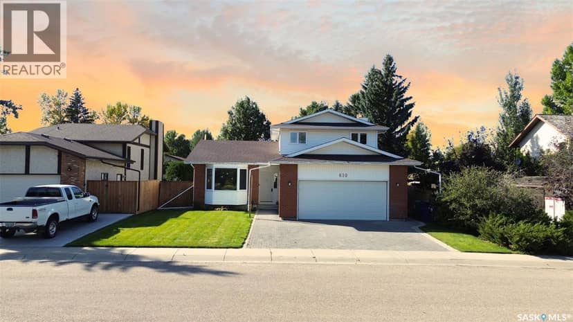 610 Nesslin CRESCENT — photo 1 of 40