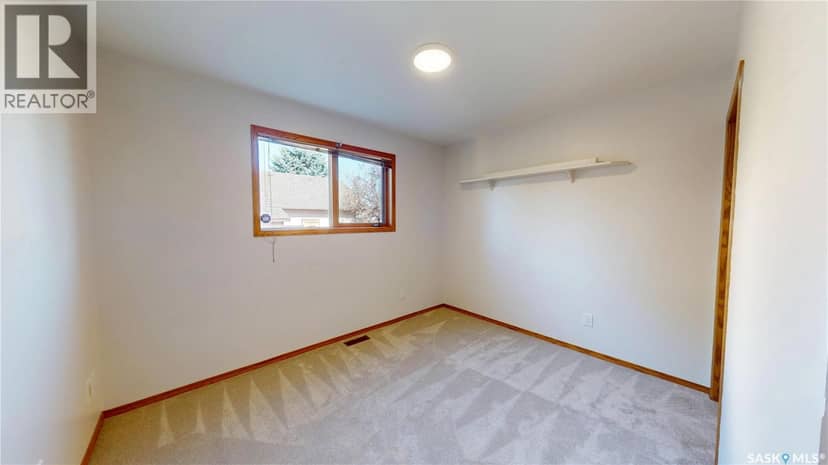 610 Nesslin CRESCENT — photo 14 of 40