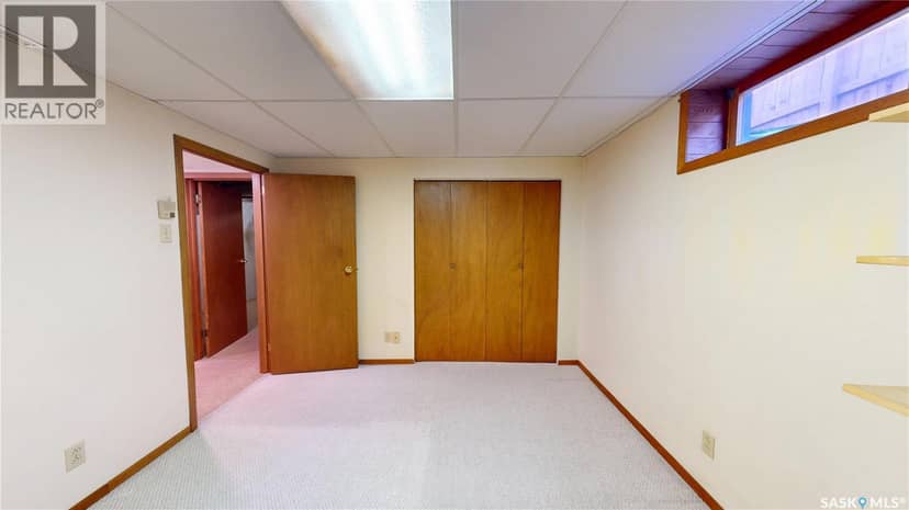 610 Nesslin CRESCENT — photo 32 of 40