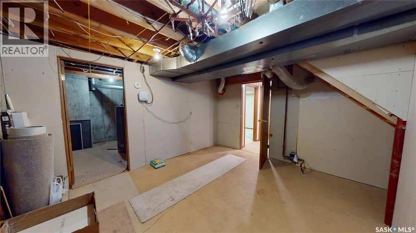 610 Nesslin CRESCENT — photo 35 of 40