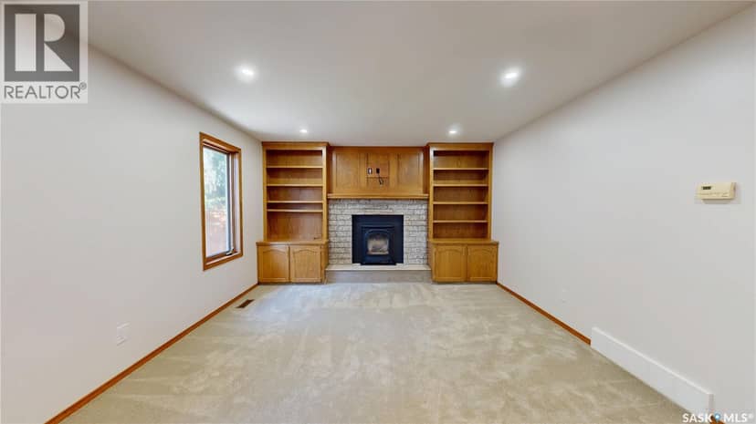 610 Nesslin CRESCENT — photo 8 of 40