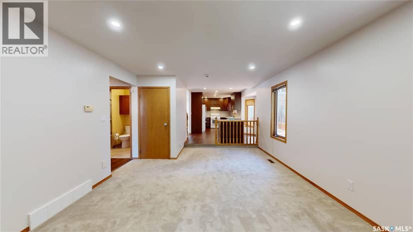 610 Nesslin CRESCENT — photo 9 of 40