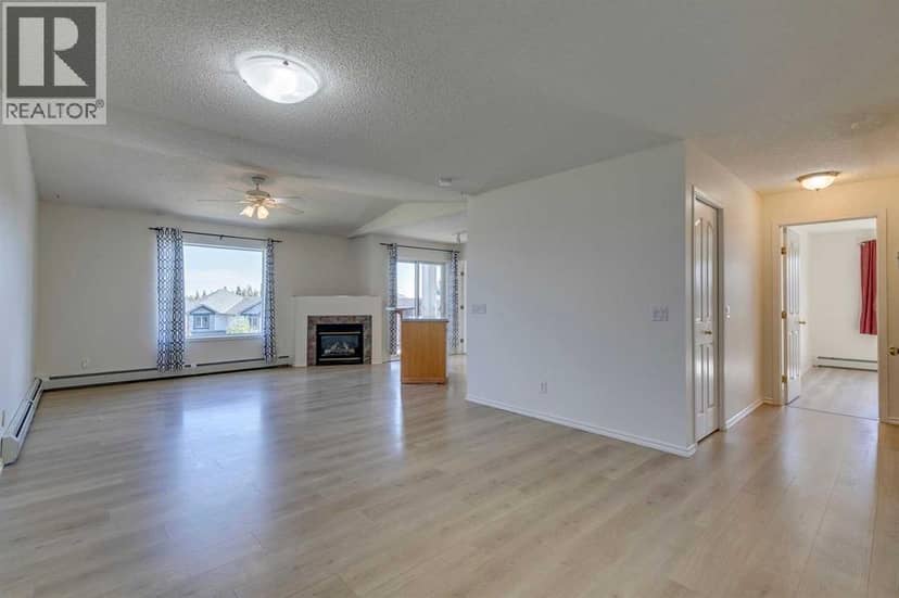 301, 7301 Valleyview Park SE, Calgary, photo 4