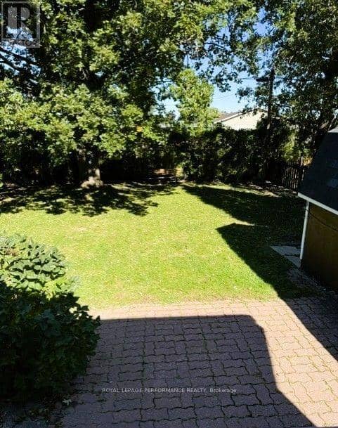 418 Bellevue Crescent — photo 21 of 27