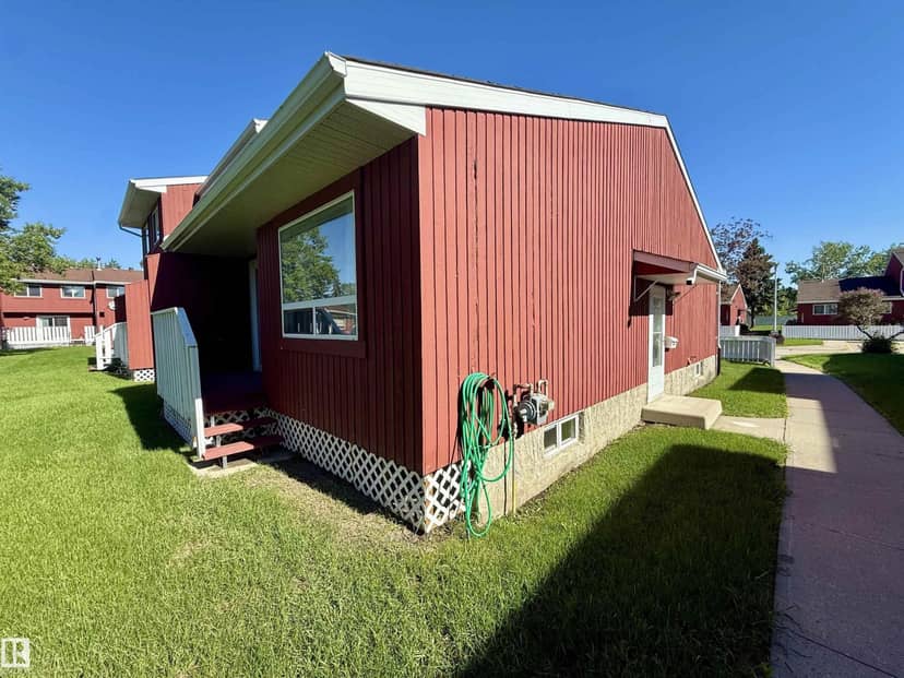 10654 Beaumaris Rd NW, Edmonton, photo 3
