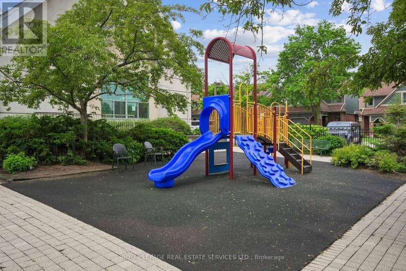 1211 - 2155 Burnhamthorpe Road — photo 25 of 27
