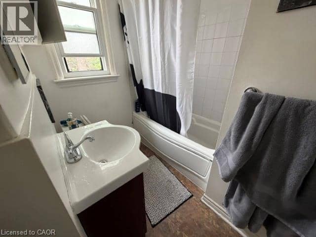 170-172 MARKLAND Street — photo 11 of 27