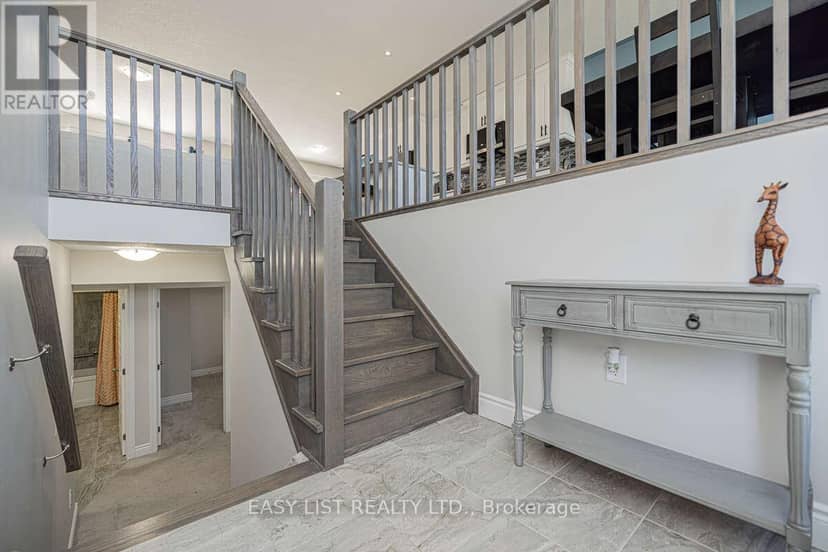 19 Ralph Dalton Boulevard — photo 2 of 37