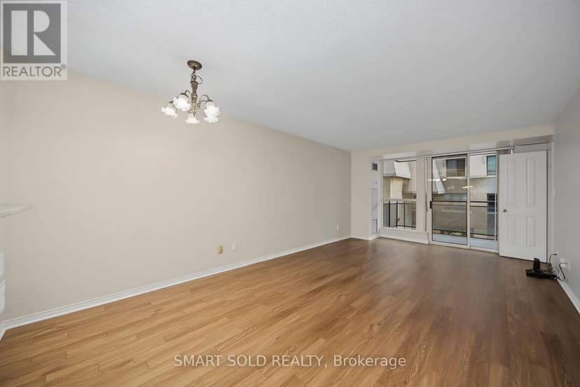 205 - 28 Hollywood Avenue — photo 7 of 31