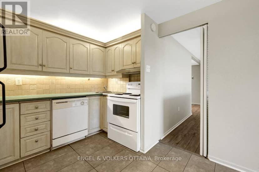 505 - 373 Laurier Avenue E — photo 15 of 40