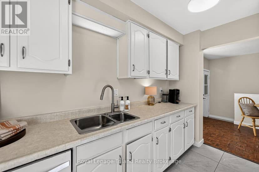 43 Dundee Court — photo 16 of 40