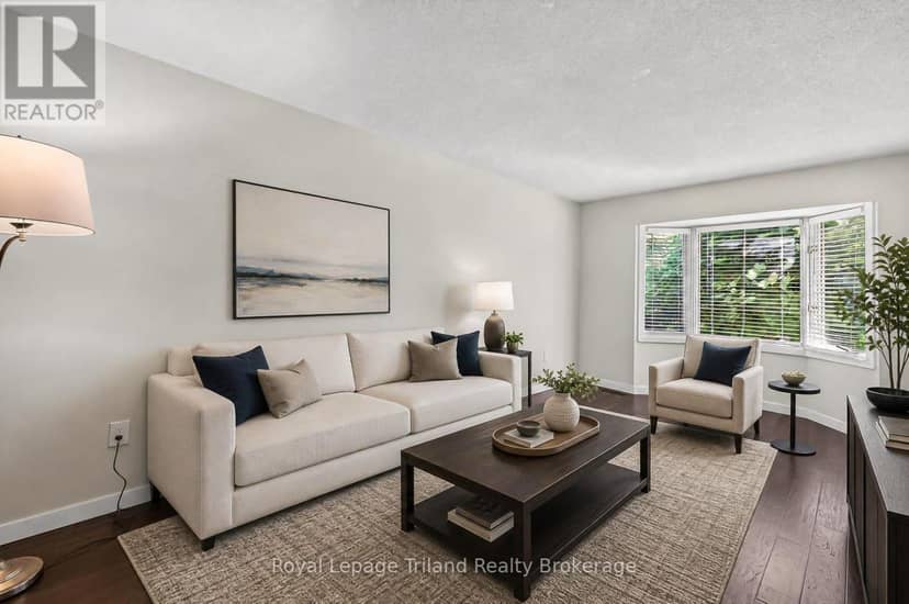 43 Dundee Court — photo 9 of 40