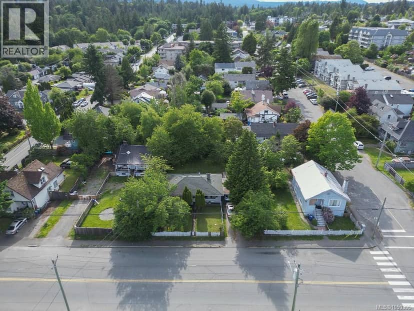 307 Holly Ave — photo 1 of 3