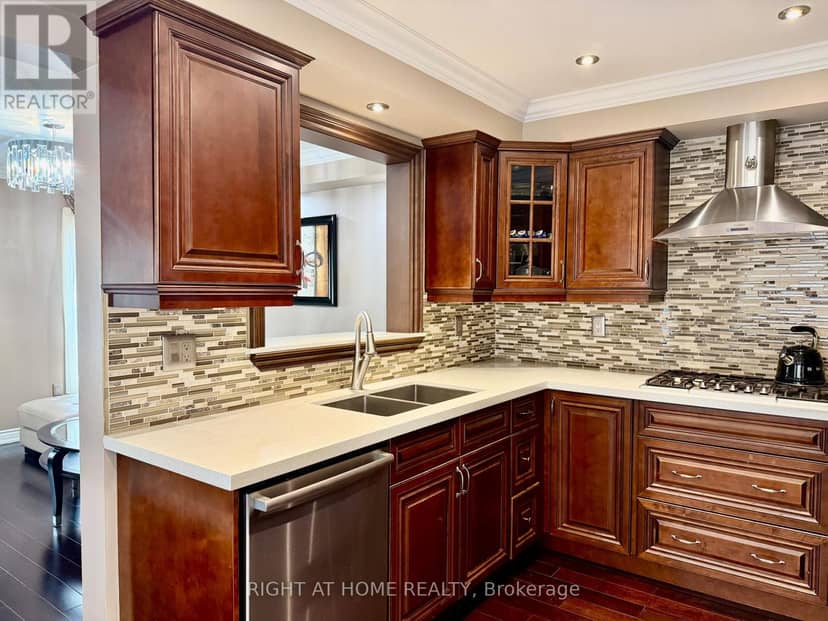 129 Four Seasons Crescent — photo 11 of 35