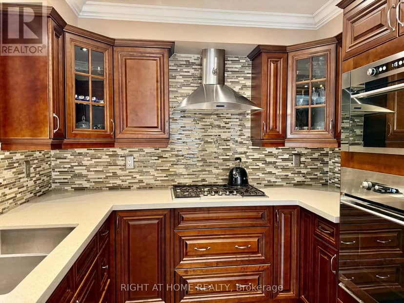 129 Four Seasons Crescent — photo 13 of 35