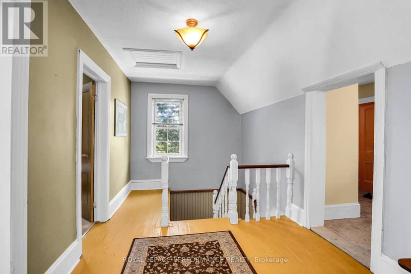 8253 Russell Road — photo 14 of 29