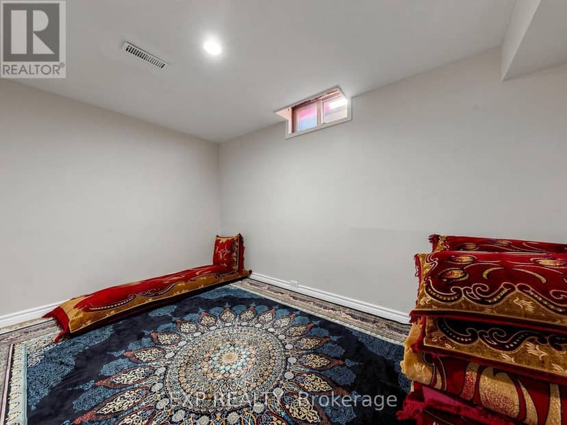 28 Longfellow Court — photo 32 of 39