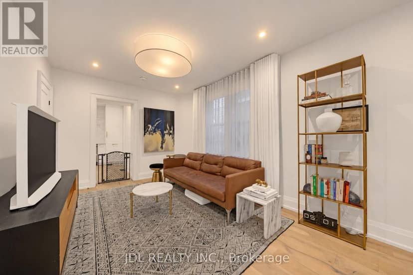 379 Scarborough Road — photo 14 of 33