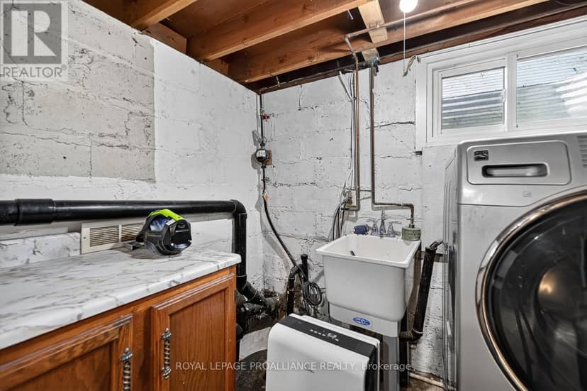 304 Oxford Avenue — photo 21 of 32