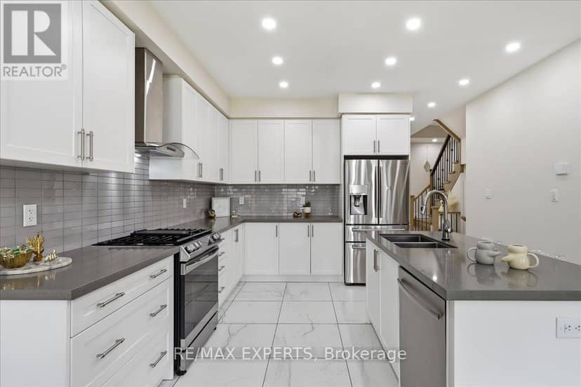 68 Lorne Thomas Place — photo 11 of 40