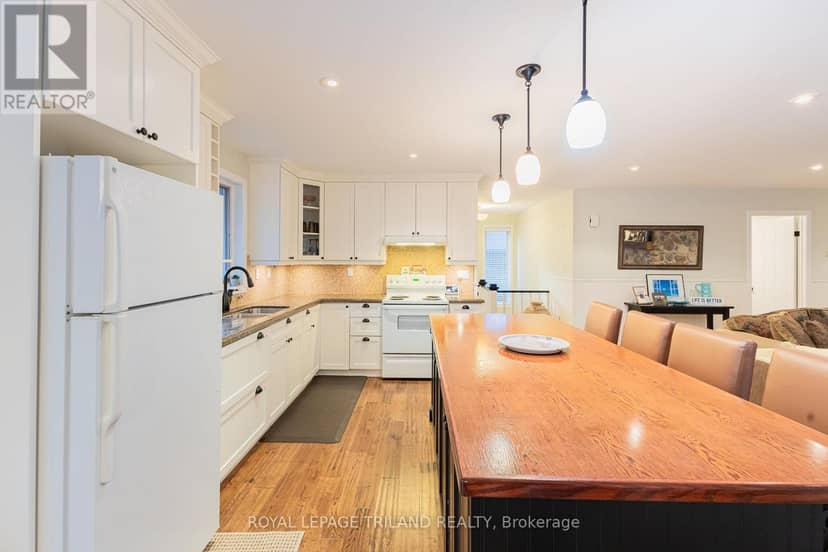 33 Forest Avenue — photo 17 of 40