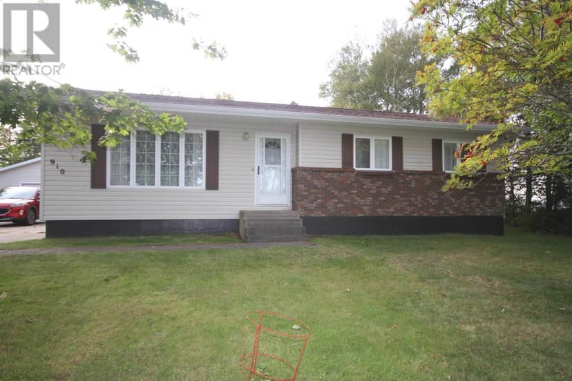 910 Highway 320, Lennox Passage