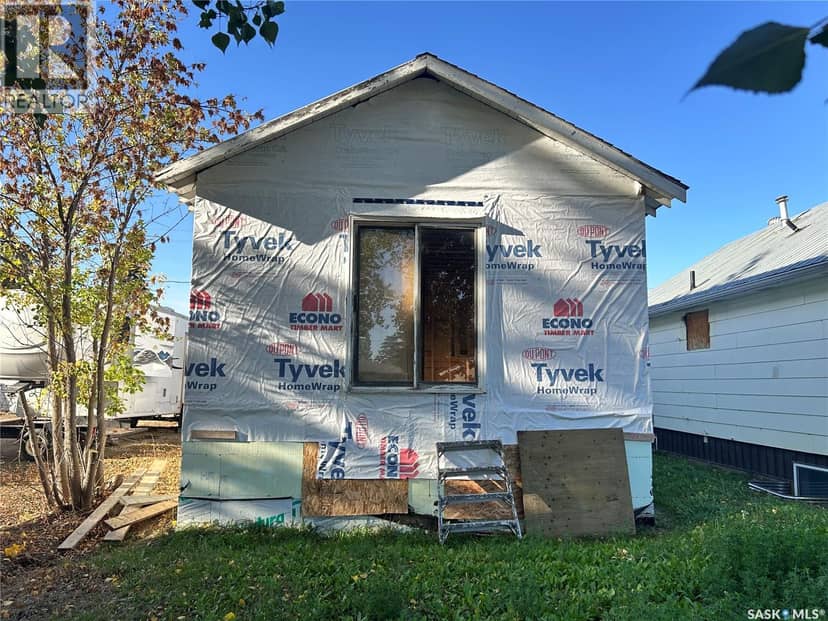 355 Bellamy AVENUE — photo 2 of 11