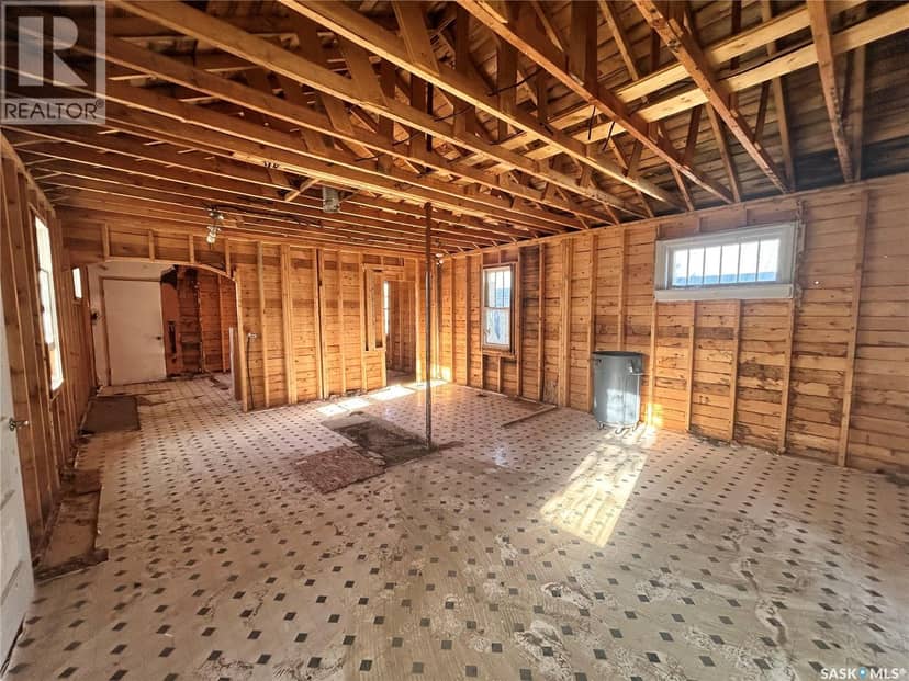 355 Bellamy AVENUE — photo 3 of 11