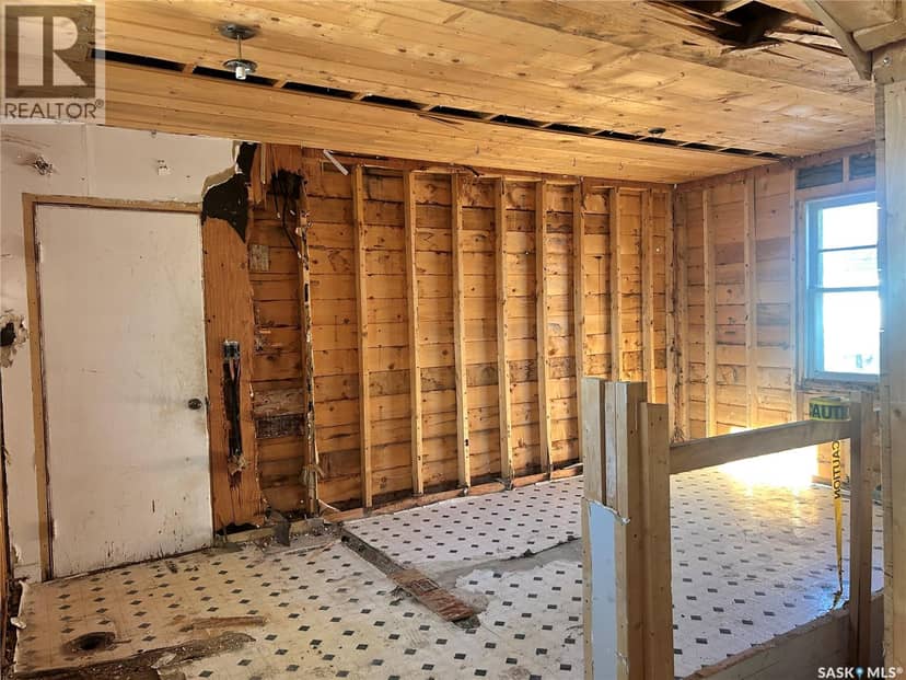 355 Bellamy AVENUE — photo 5 of 11