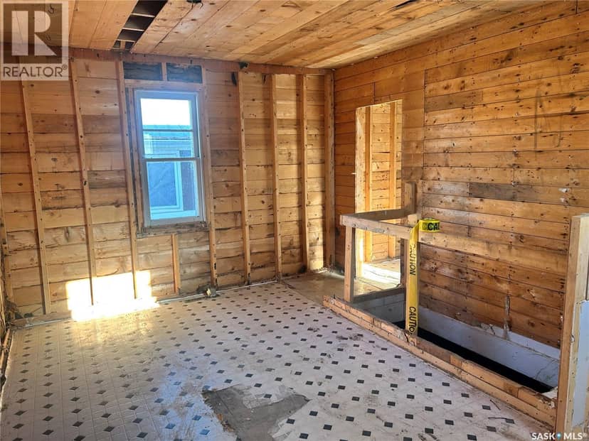 355 Bellamy AVENUE — photo 6 of 11