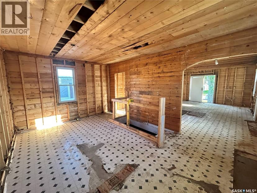355 Bellamy AVENUE — photo 7 of 11