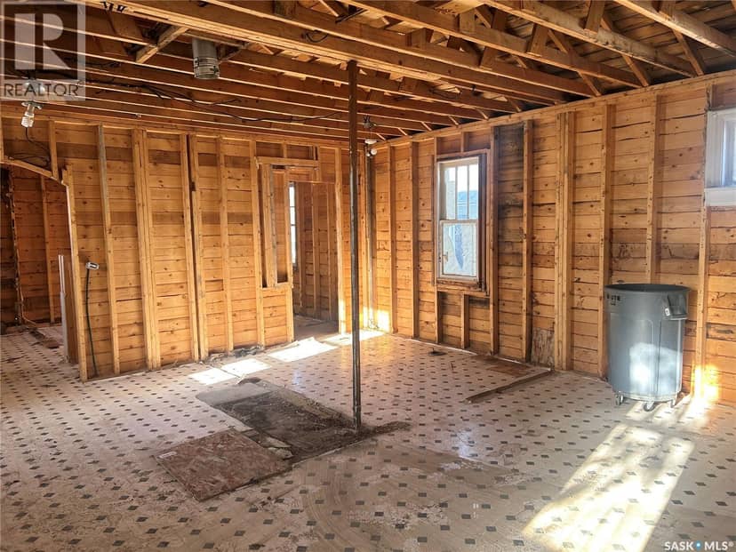 355 Bellamy AVENUE — photo 8 of 11