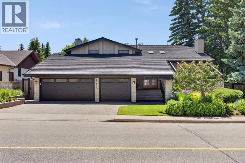 1215 Varsity Estates Drive NW, Calgary