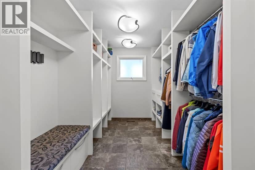 1215 Varsity Estates Drive NW — photo 16 of 40