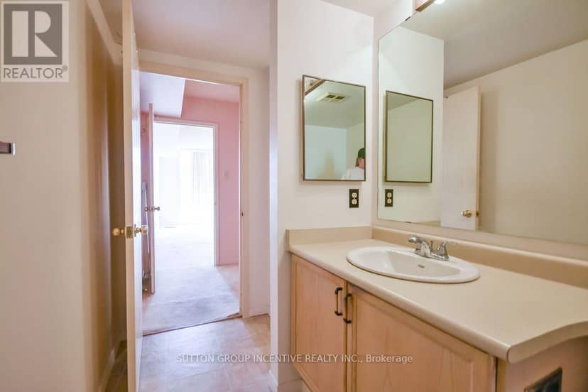 1005 - 65 Ellen Street — photo 14 of 29