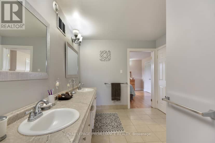 1367 Hallecks Road E — photo 26 of 40