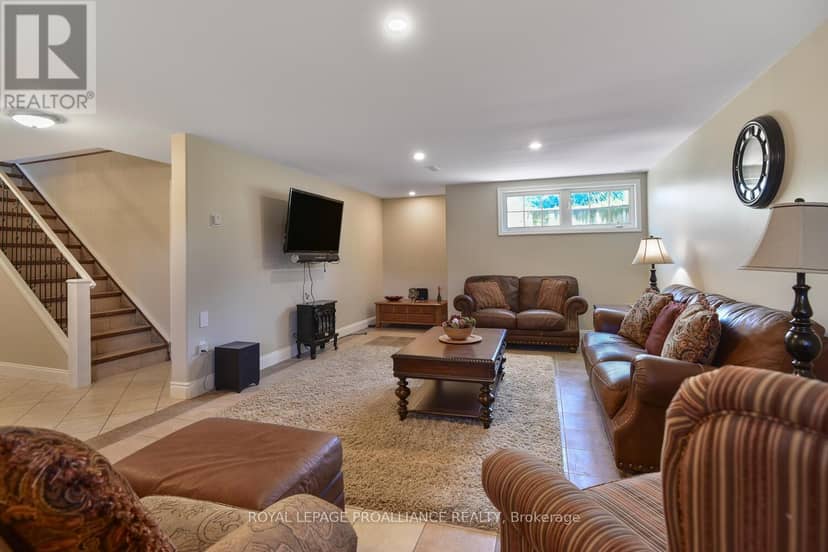 1367 Hallecks Road E — photo 29 of 40
