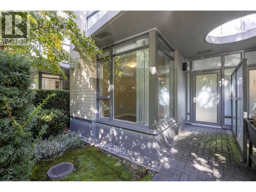 TH1 9188 UNIVERSITY CRESCENT, Burnaby, photo 2
