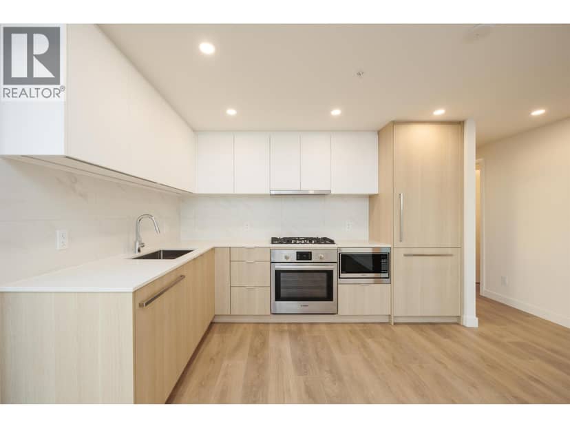 802 308 ALDERSON AVENUE, Coquitlam, photo 5